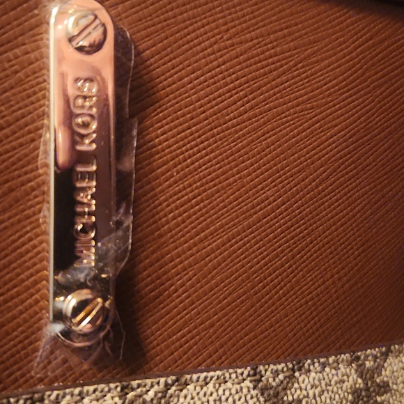 NWOT Michael Kors Belt Bag (S/M) - Picture 4 of 8